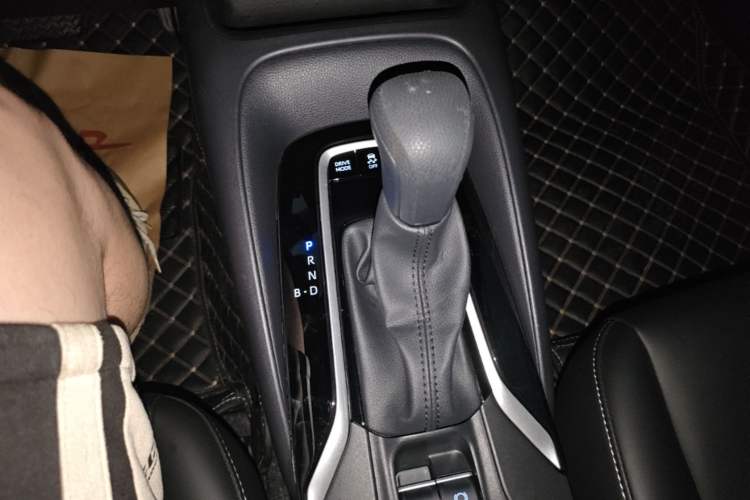 Used Toyota Corolla 2023 1.8L Smart Electric Hybrid Dual-Motor Pioneer Edition Gear Lever