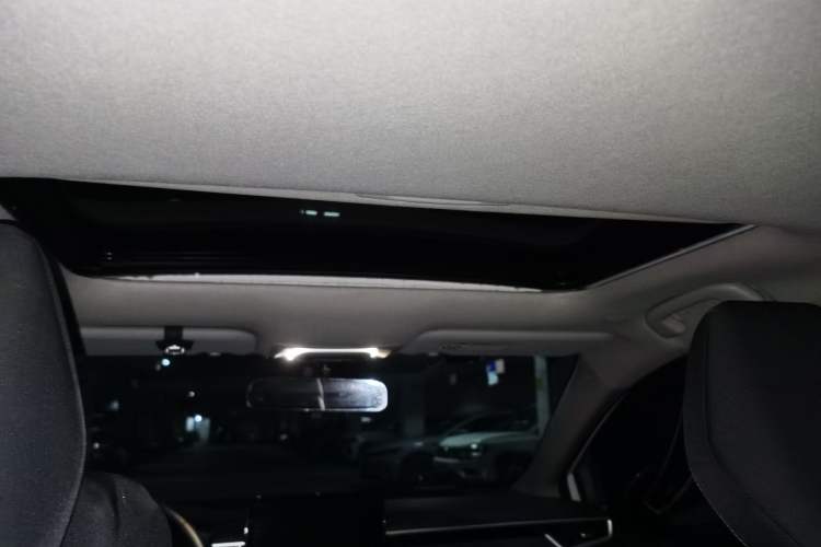 Used Toyota Corolla 2023 1.8L Smart Electric Hybrid Dual-Motor Elite Edition Headliner