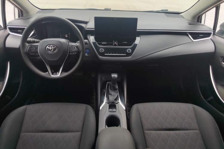 Used Toyota Corolla 2023 1.8L Smart Electric Hybrid Dual-Motor Pioneer Edition Interior 1
