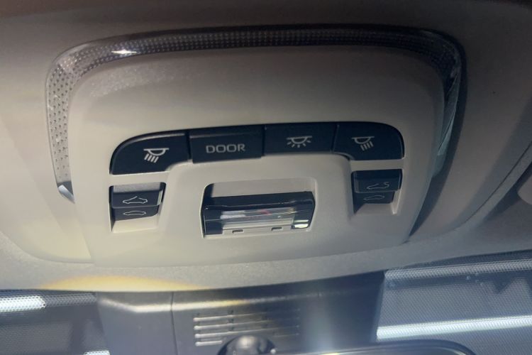 Used Toyota Corolla 2023 1.8L Smart Electric Hybrid Dual-Motor Elite Edition Interior 10