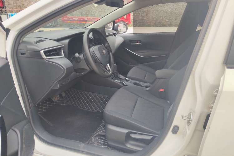 Used Toyota Corolla 2023 1.8L Smart Electric Hybrid Dual-Motor Pioneer Edition Interior 2