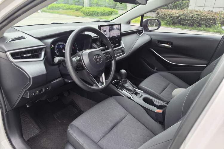 Used Toyota Corolla 2023 1.8L Smart Electric Hybrid Dual-Motor Elite Edition Interior 3