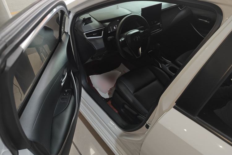 Used Toyota Corolla 2023 1.8L Smart Electric Hybrid Dual-Motor Elite Edition Interior 3