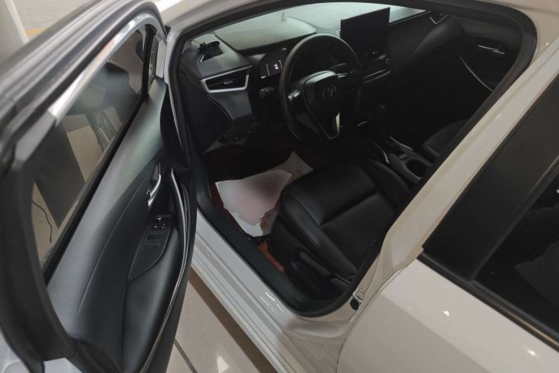 Used Toyota Corolla 2023 1.8L Smart Electric Hybrid Dual-Motor Elite Edition Interior 3