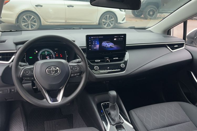 Used Toyota Corolla 2023 1.8L Smart Electric Hybrid Dual-Motor Elite Edition Interior 3