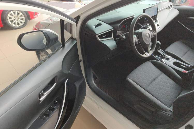 Used Toyota Corolla 2023 1.8L Smart Electric Hybrid Dual-Motor Elite Edition Interior 3