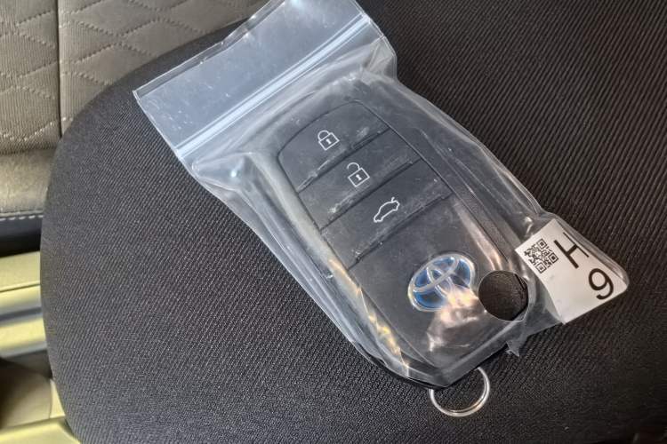 Used Toyota Corolla 2023 1.8L Smart Electric Hybrid Dual-Motor Pioneer Edition Interior 4