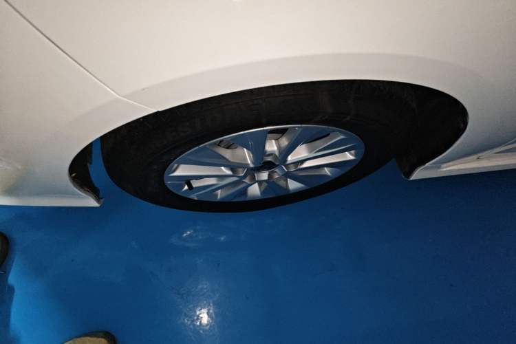Used Toyota Corolla 2023 1.8L Smart Electric Hybrid Dual-Motor Pioneer Edition Left Front Wheel Hub