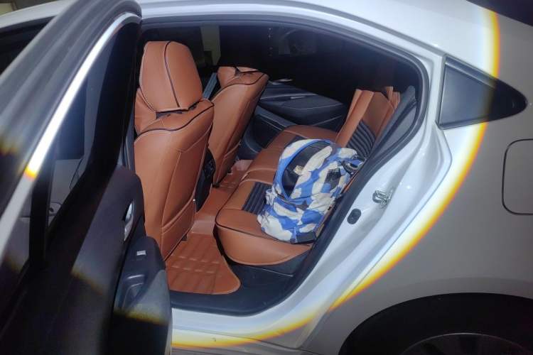 Used Toyota Corolla 2023 1.8L Smart Electric Hybrid Dual-Motor Pioneer Edition Left Rear Seat