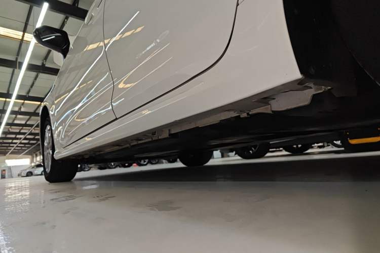 Used Toyota Corolla 2023 1.8L Smart Electric Hybrid Dual-Motor Pioneer Edition Left Side Sill