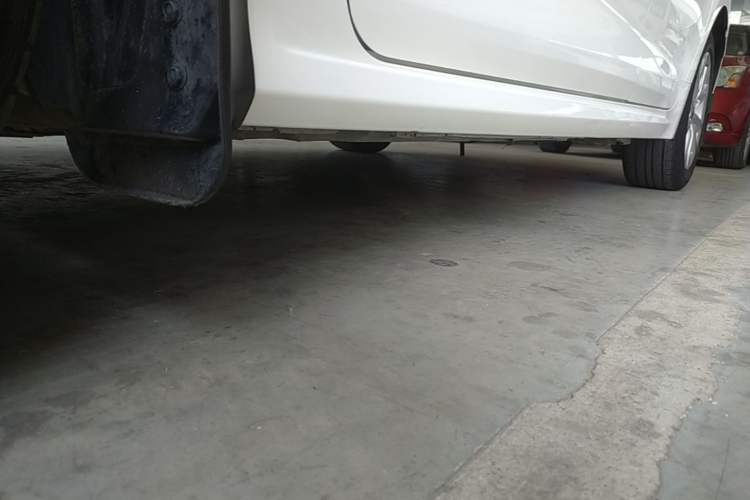 Used Toyota Corolla 2023 1.8L Smart Electric Hybrid Dual-Motor Elite Edition Left Side Sill