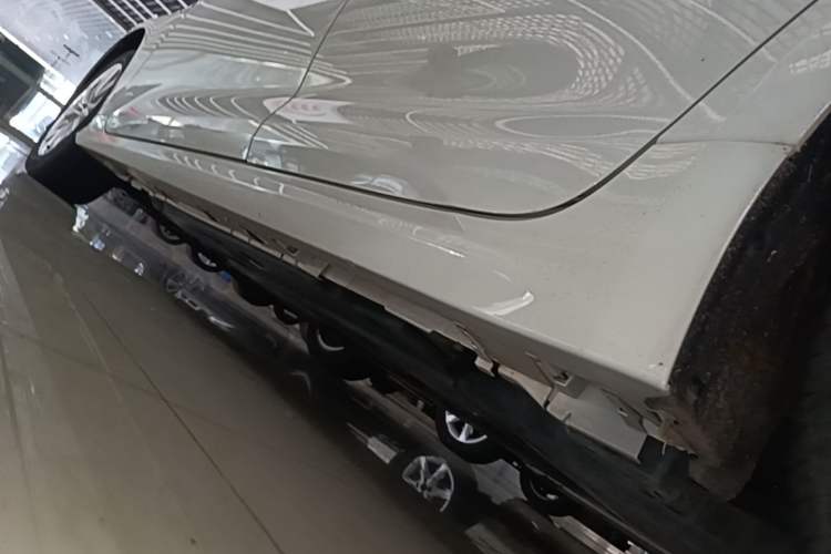 Used Toyota Corolla 2023 1.8L Smart Electric Hybrid Dual-Motor Elite Edition Left Side Sill