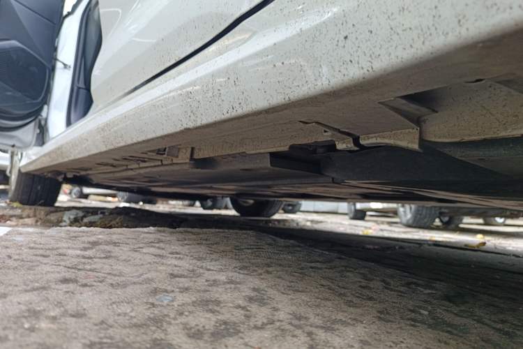 Used Toyota Corolla 2023 1.8L Smart Electric Hybrid Dual-Motor Pioneer Edition Left Side Sill