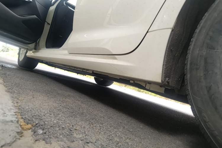Used Toyota Corolla 2023 1.8L Smart Electric Hybrid Dual-Motor Pioneer Edition Left Side Sill