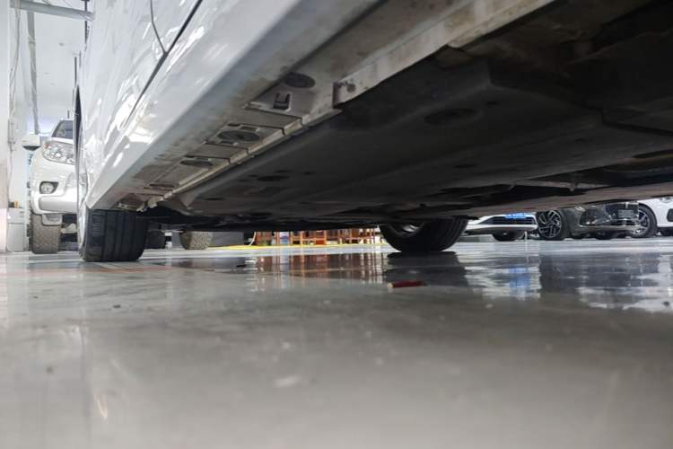 Used Toyota Corolla 2023 1.8L Smart Electric Hybrid Dual-Motor Elite Edition Left Side Sill