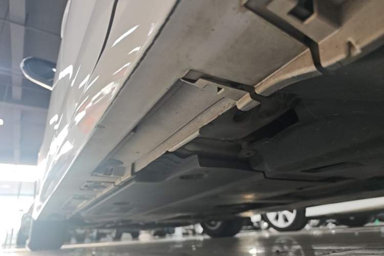 Used Toyota Corolla 2023 1.8L Smart Electric Hybrid Dual-Motor Elite Edition Left Side Sill