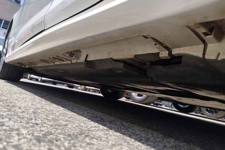 Used Toyota Corolla 2023 1.8L Smart Electric Hybrid Dual-Motor Elite Edition Left Side Sill