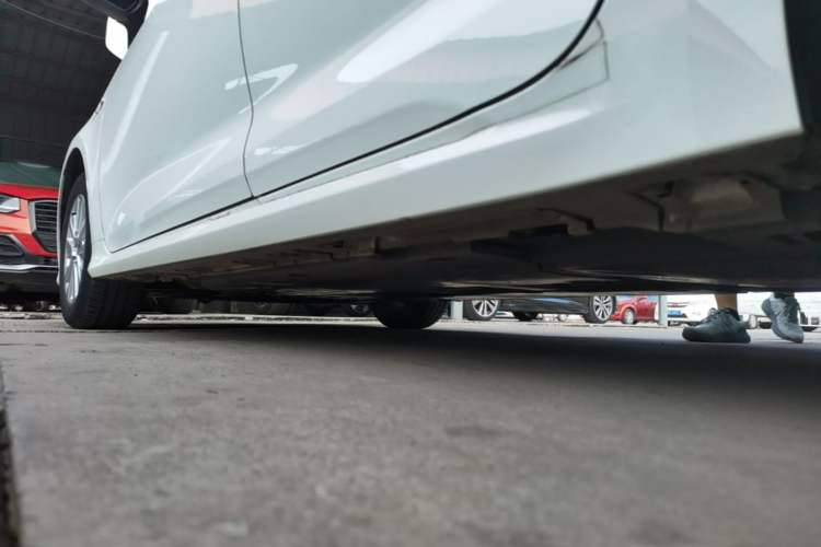 Used Toyota Corolla 2023 1.8L Smart Electric Hybrid Dual-Motor Pioneer Edition Left Side Sill