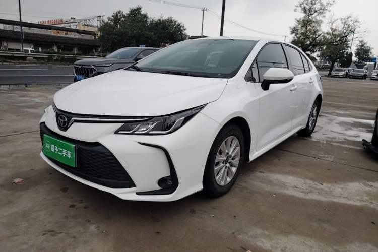 Toyota Corolla 2023 1.5L Pioneer Edition с пробегом Guazi used car, China used car export, Used car for sale, Used cars, Cheapest cars for sale
