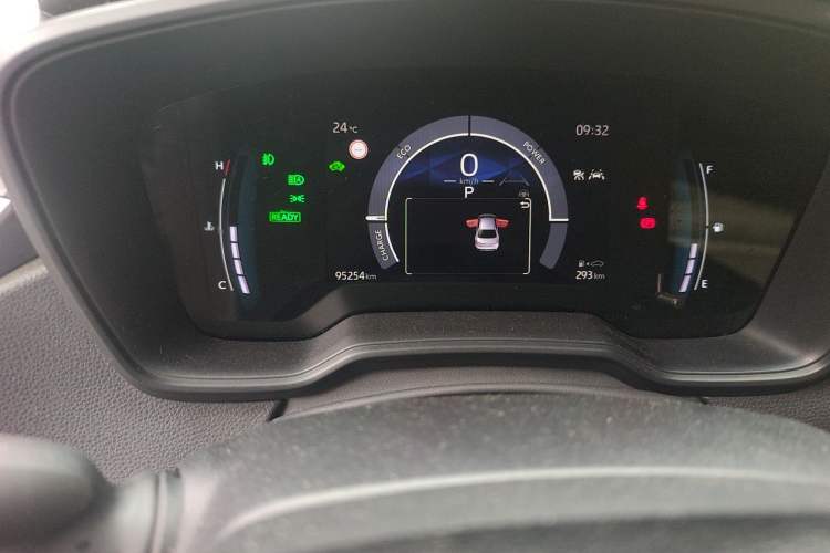 Used Toyota Corolla 2023 1.8L Smart Electric Hybrid Dual-Motor Elite Edition Odometer Close Up
