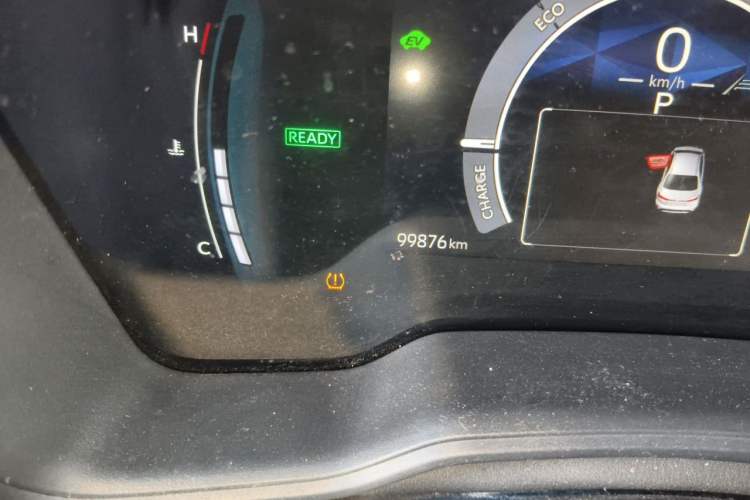 Used Toyota Corolla 2023 1.8L Smart Electric Hybrid Dual-Motor Pioneer Edition Odometer Close Up