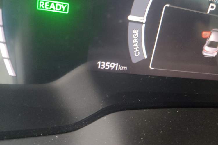 Used Toyota Corolla 2023 1.8L Smart Electric Hybrid Dual-Motor Pioneer Edition Odometer Close Up