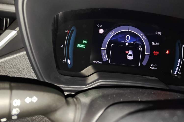 Used Toyota Corolla 2023 1.8L Smart Electric Hybrid Dual-Motor Pioneer Edition Odometer Close Up