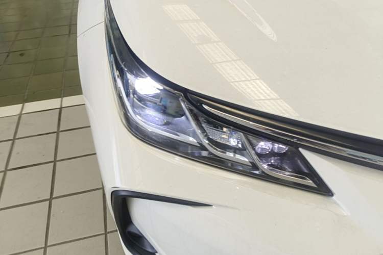 Used Toyota Corolla 2023 1.8L Smart Electric Hybrid Dual-Motor Elite Edition Right Front Headlight