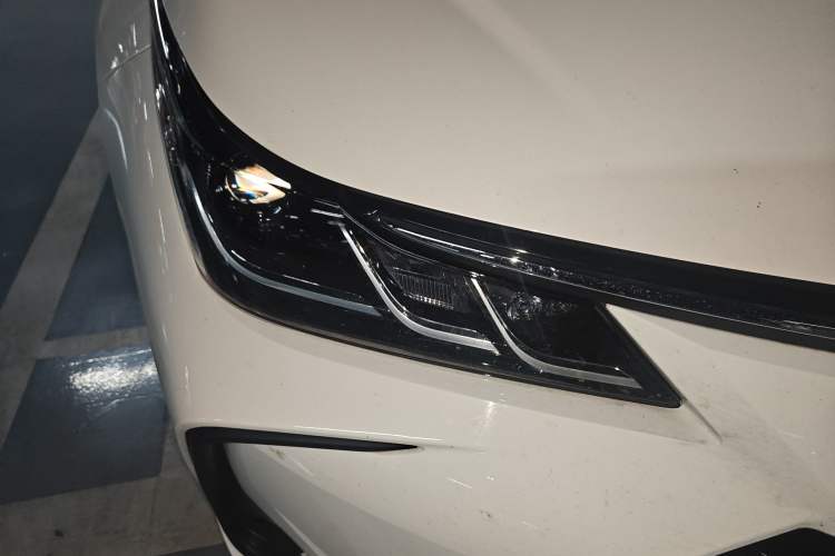 Used Toyota Corolla 2023 1.8L Smart Electric Hybrid Dual-Motor Elite Edition Right Front Headlight