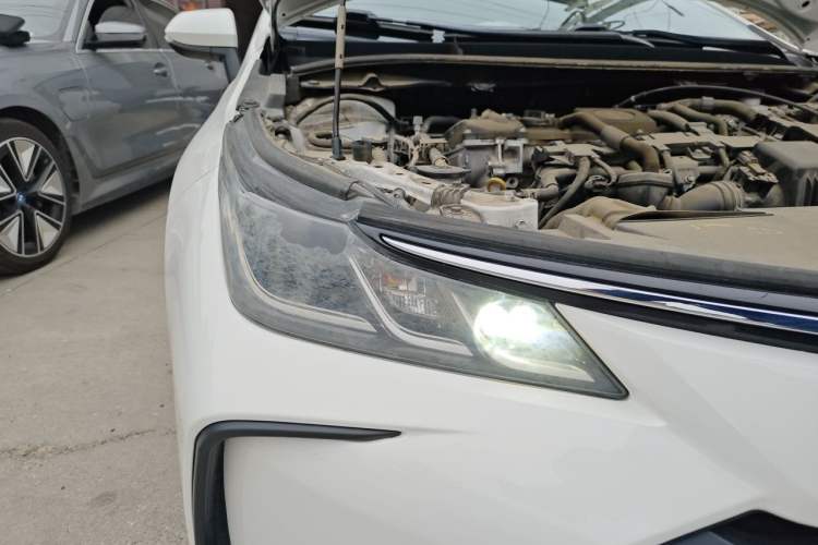 Used Toyota Corolla 2023 1.8L Smart Electric Hybrid Dual-Motor Pioneer Edition Right Front Headlight