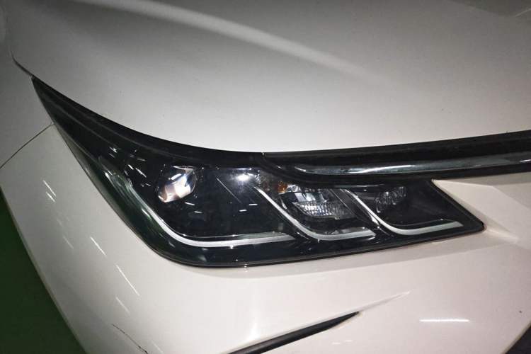 Used Toyota Corolla 2023 1.8L Smart Electric Hybrid Dual-Motor Pioneer Edition Right Front Headlight