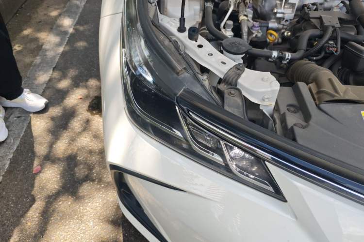 Used Toyota Corolla 2023 1.8L Smart Electric Hybrid Dual-Motor Pioneer Edition Right Front Headlight