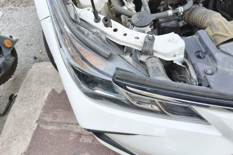 Used Toyota Corolla 2023 1.8L Smart Electric Hybrid Dual-Motor Pioneer Edition Right Front Headlight