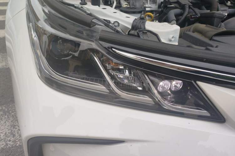 Used Toyota Corolla 2023 1.8L Smart Electric Hybrid Dual-Motor Pioneer Edition Right Front Headlight