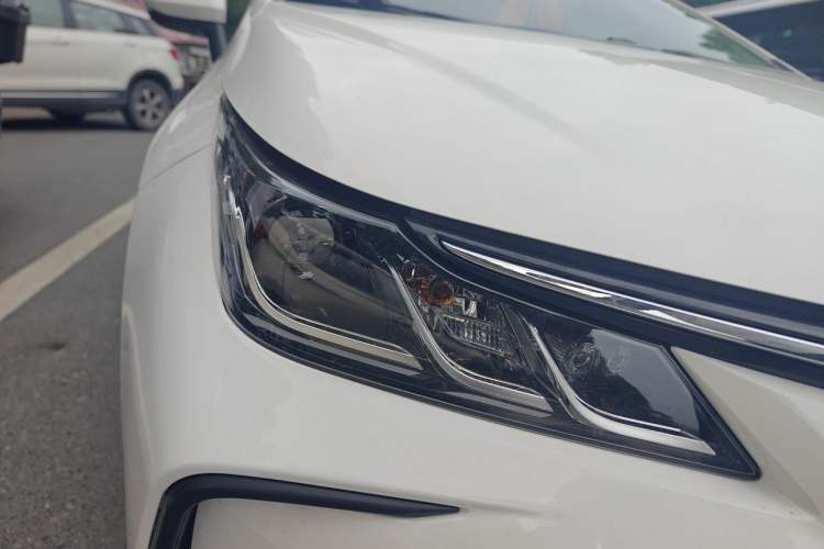 Used Toyota Corolla 2023 1.8L Smart Electric Hybrid Dual-Motor Pioneer Edition Right Front Headlight