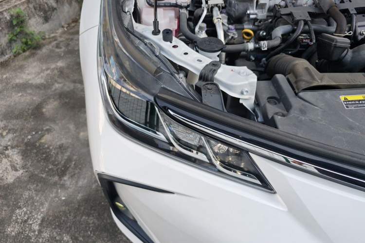 Used Toyota Corolla 2023 1.8L Smart Electric Hybrid Dual-Motor Pioneer Edition Right Front Headlight