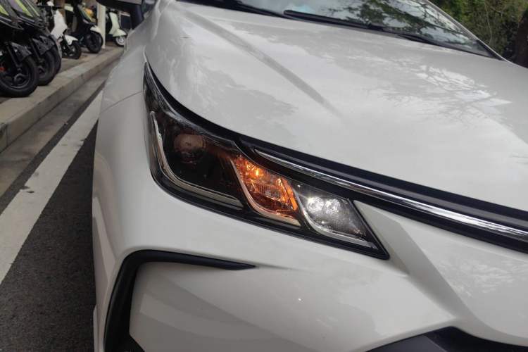 Used Toyota Corolla 2023 1.8L Smart Electric Hybrid Dual-Motor Pioneer Edition Right Front Headlight