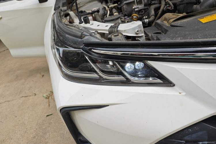 Used Toyota Corolla 2023 1.8L Smart Electric Hybrid Dual-Motor Pioneer Edition Right Front Headlight