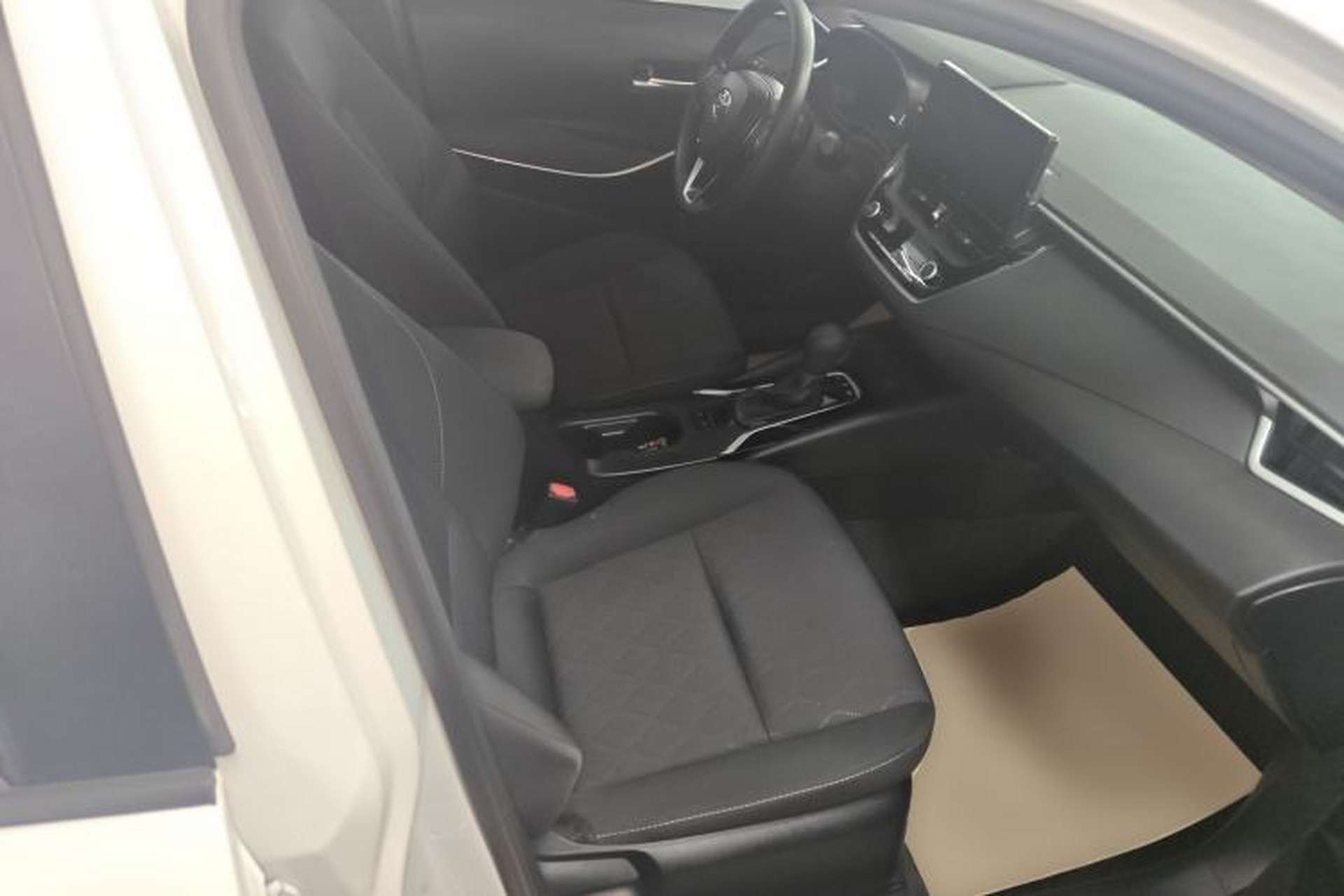 Used Toyota Corolla 2023 1.8L Smart Electric Hybrid Dual-Motor Pioneer Edition Right Front Seat