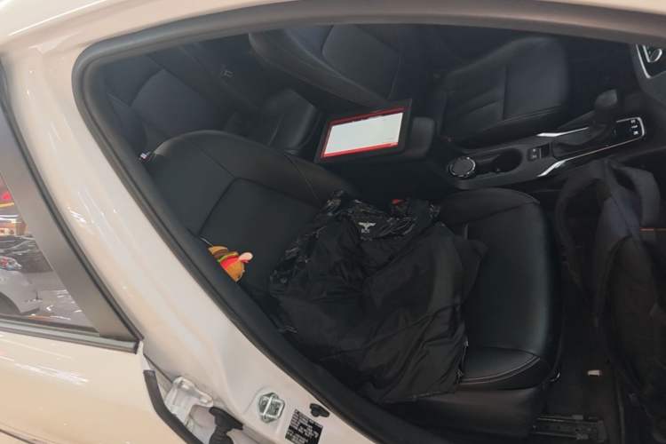 Used Toyota Corolla 2023 1.8L Smart Electric Hybrid Dual-Motor Elite Edition Right Front Seat