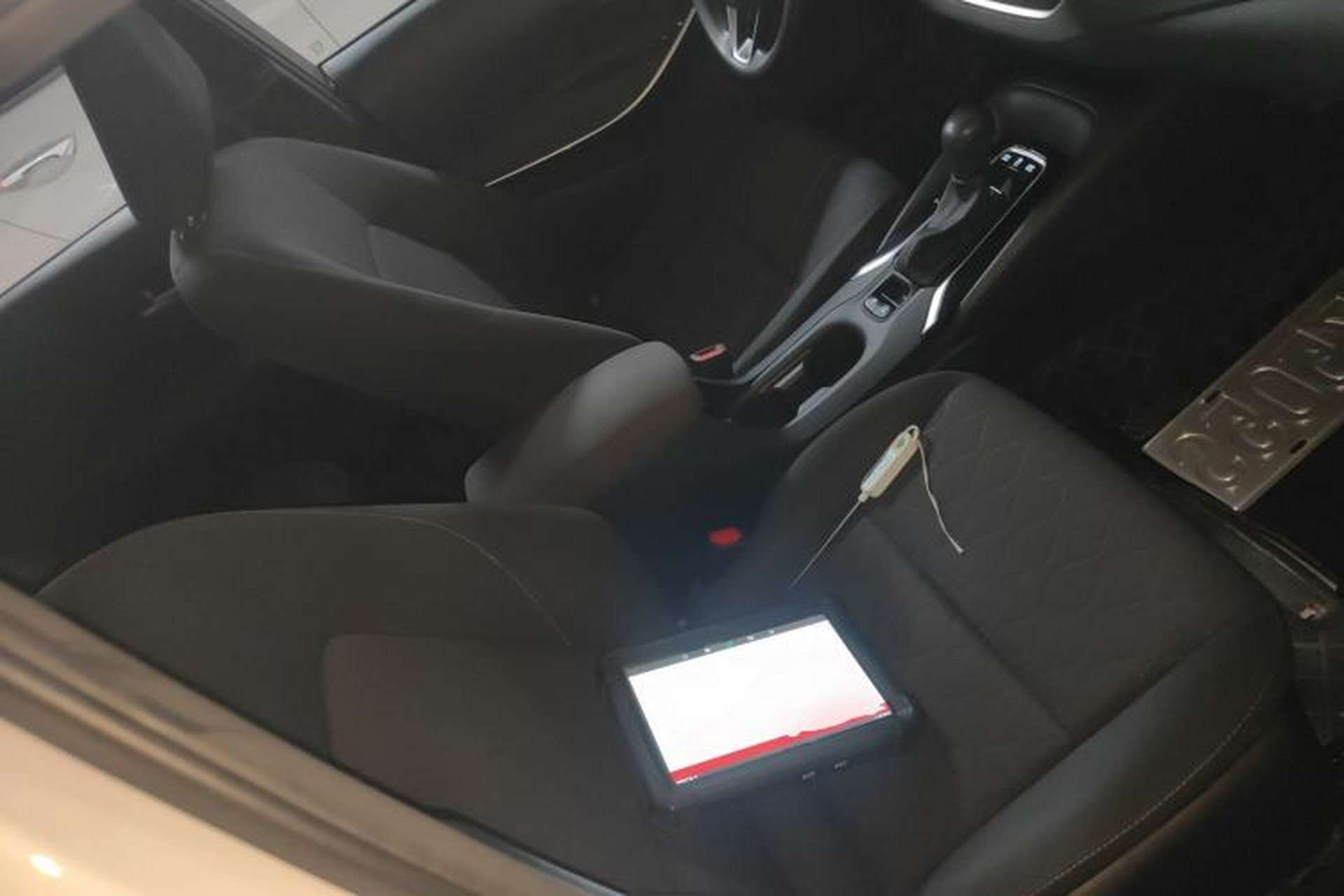 Used Toyota Corolla 2023 1.8L Smart Electric Hybrid Dual-Motor Pioneer Edition Right Front Seat