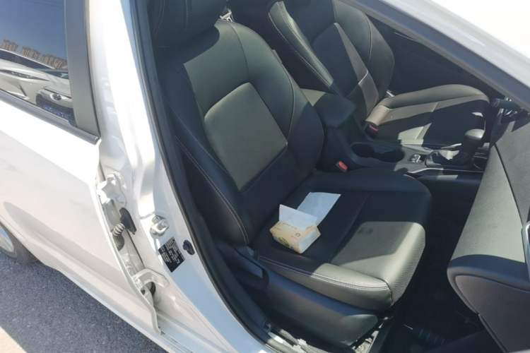 Used Toyota Corolla 2023 1.8L Smart Electric Hybrid Dual-Motor Elite Edition Right Front Seat