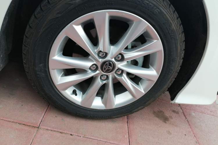 Used Toyota Corolla 2023 1.8L Smart Electric Hybrid Dual-Motor Elite Edition Right Front Wheel Hub