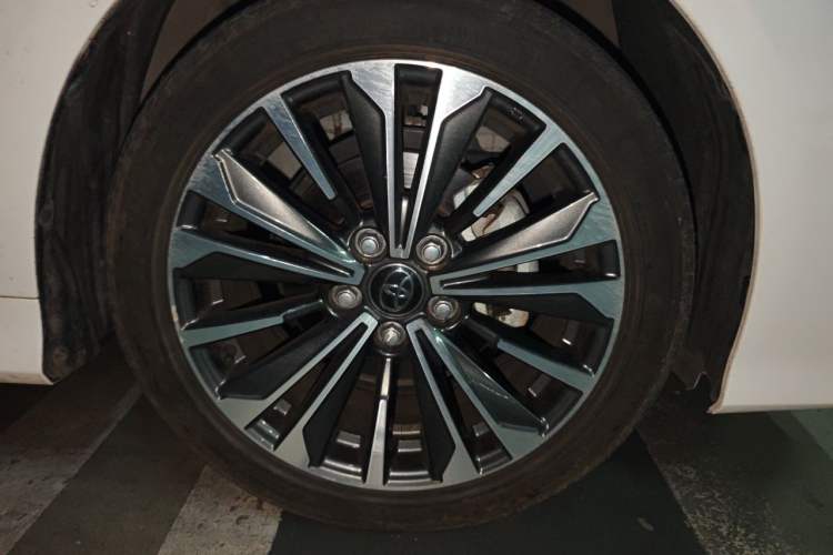 Used Toyota Corolla 2023 1.8L Smart Electric Hybrid Dual-Motor Flagship Edition Right Front Wheel Hub