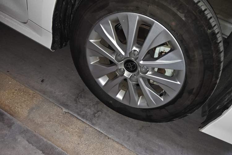 Used Toyota Corolla 2023 1.8L Smart Electric Hybrid Dual-Motor Pioneer Edition Right Front Wheel Hub