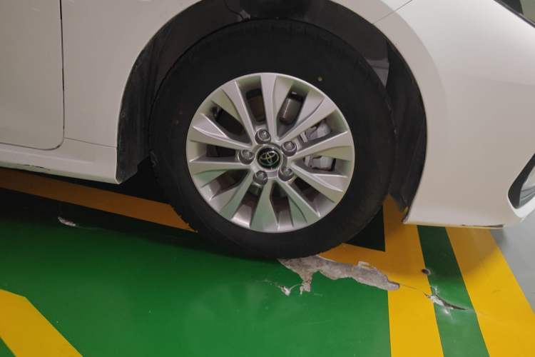 Used Toyota Corolla 2023 1.8L Smart Electric Hybrid Dual-Motor Pioneer Edition Right Front Wheel Hub