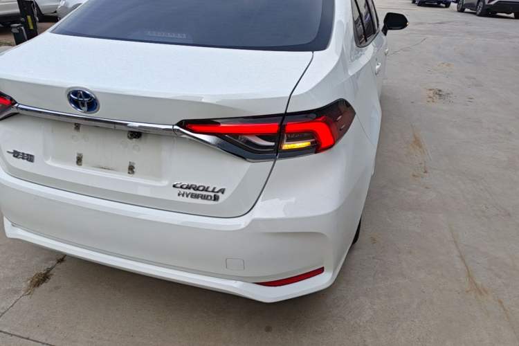 Used Toyota Corolla 2023 1.8L Smart Electric Hybrid Dual-Motor Elite Edition Right Rear Taillight