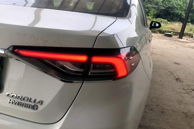 Used Toyota Corolla 2023 1.8L Smart Electric Hybrid Dual-Motor Elite Edition Right Rear Taillight