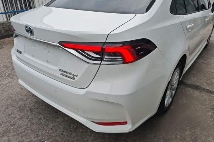 Used Toyota Corolla 2023 1.8L Smart Electric Hybrid Dual-Motor Elite Edition Right Rear Taillight