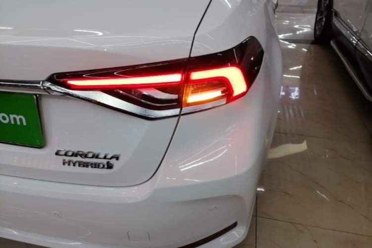Used Toyota Corolla 2023 1.8L Smart Electric Hybrid Dual-Motor Elite Edition Right Rear Taillight